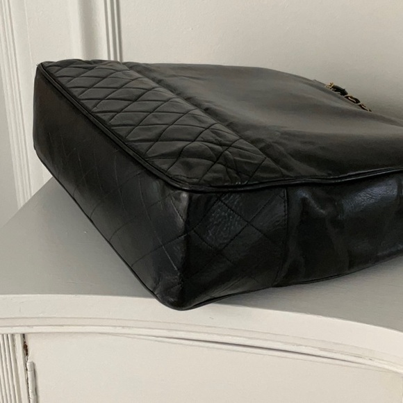 Vintage Chanel Tote, 100% Authentic, 14 x 14 - Picture 4 of 15